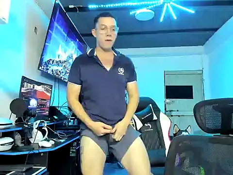 Snapshot of davinalhot chatting on April 2026 03:34:02 AM davinalhot online show from April 2026 03:34:02 AM