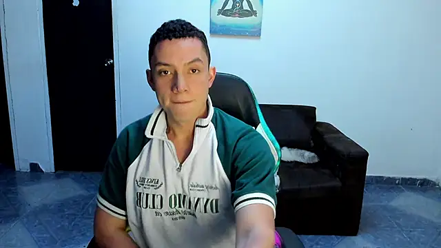 Snapshot of davinalhot chatting on May 2026 07:57:01 AM davinalhot online show from May 2026 07:57:01 AM