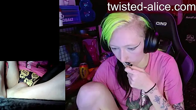 alicewonder09 online show from April 2026 03:17:02 AM