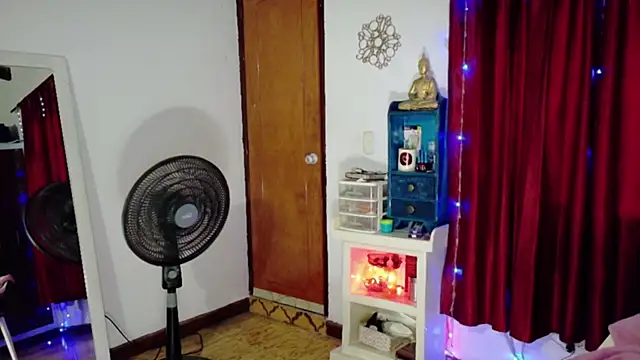 hottplay online show from January 2025 03:40:01 PM