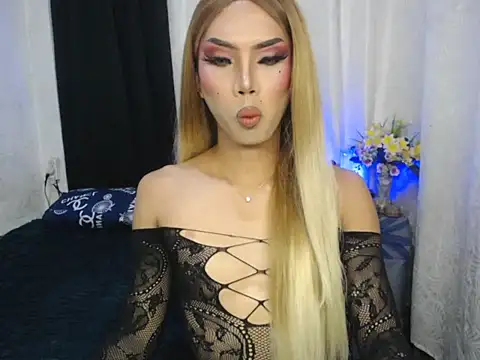 Snapshot of MirabelleNotch chatting on February 2026 01:33:02 PM MirabelleNotch online show from February 2026 01:33:02 PM