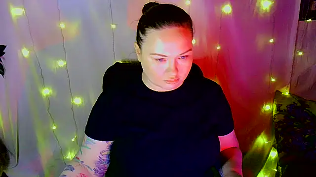 Victoria Marks online show from November 2025 09:36:01 PM