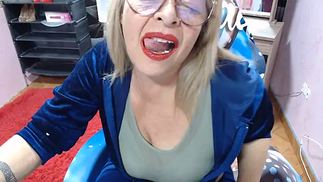 Snapshot of marinadenoche chatting on June 2026 12:38:01 AM marinadenoche online show from June 2026 12:38:01 AM