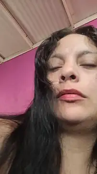 Snapshot of ZaraHoney chatting on December 2025 06:04:01 PM ZaraHoney online show from December 2025 06:04:01 PM
