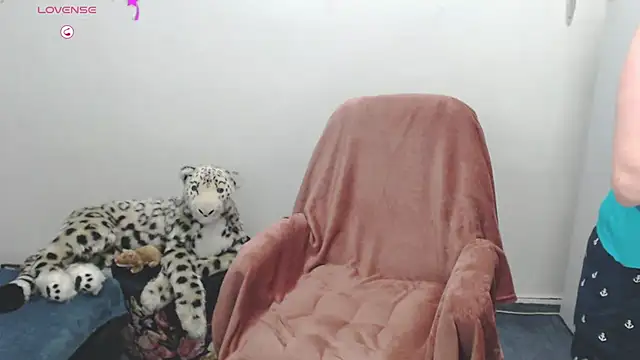 Ammillia online show from January 2025 01:11:01 PM