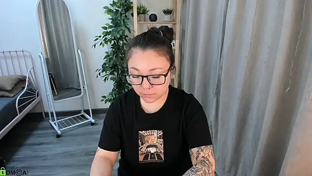 gentle muse online show from April 2026 12:05:01 AM