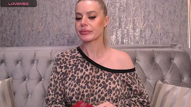 BlondieStar online show from November 2025 10:53:02 PM