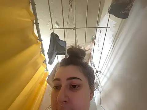 Snapshot of Snowbunnycake_131 chatting on February 2026 08:33:02 AM Snowbunnycake 131 online show from February 2026 08:33:02 AM