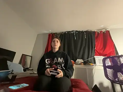 Snapshot of Snowbunnycake_131 chatting on April 2026 02:33:01 PM Snowbunnycake 131 online show from April 2026 02:33:01 PM
