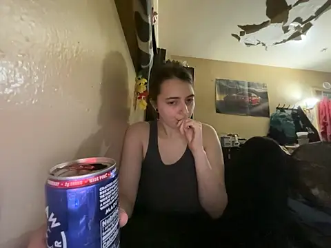 Snapshot of Snowbunnycake_131 chatting on July 2026 06:47:02 AM Snowbunnycake 131 online show from July 2026 06:47:02 AM