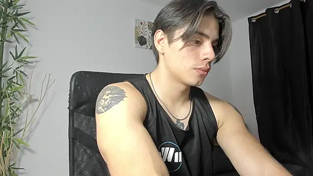 Giordano Russo online show from January 2025 04:44:01 AM