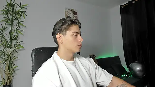 Giordano Russo online show from January 2025 01:56:02 PM