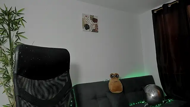 Giordano Russo online show from January 2025 04:41:01 PM