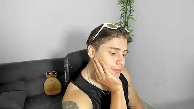 Giordano Russo online show from March 2025 05:08:01 AM