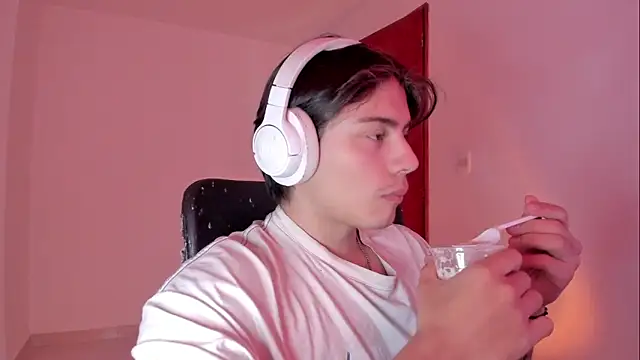 Giordano Russo online show from November 2025 08:05:01 PM