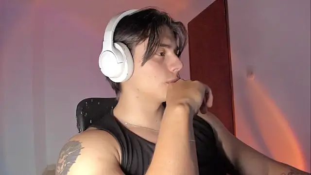 Giordano Russo online show from April 2026 02:45:02 AM