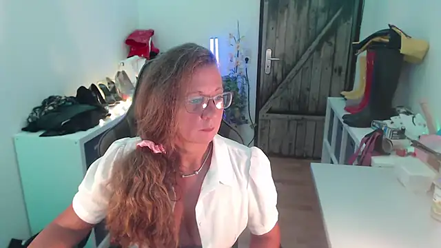 Snapshot of GeilesLuder75 chatting on June 2026 06:34:02 PM GeilesLuder75 online show from June 2026 06:34:02 PM