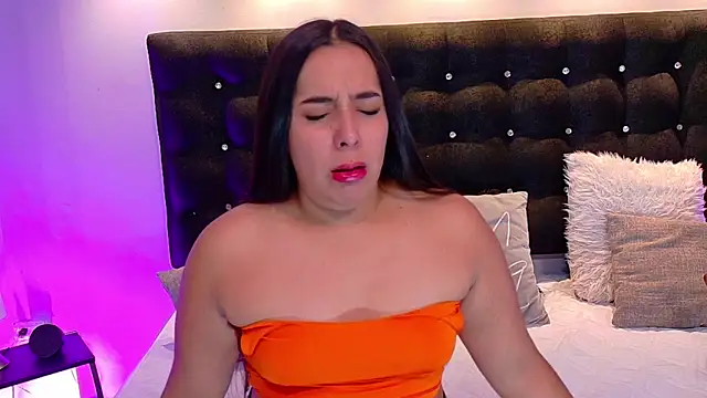 ValenScott1 online show from February 2025 01:01:01 PM