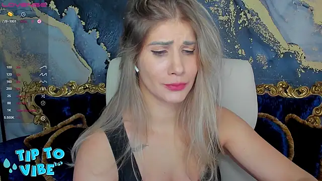 Snapshot of CassandraGood chatting on December 2024 11:28:02 PM CassandraGood online show from December 2024 11:28:02 PM