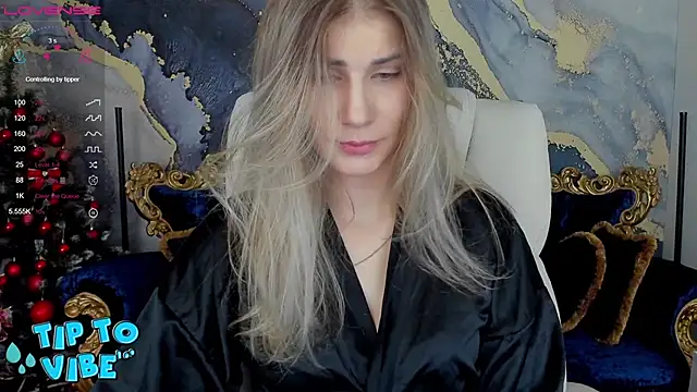 Snapshot of CassandraGood chatting on December 2024 11:46:02 PM CassandraGood online show from December 2024 11:46:02 PM