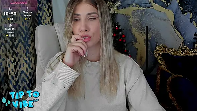 Snapshot of CassandraGood chatting on January 2025 08:44:01 PM CassandraGood online show from January 2025 08:44:01 PM