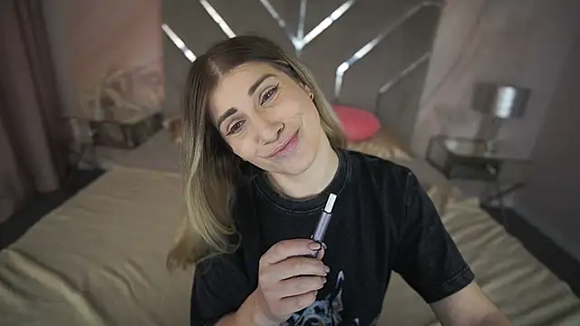 Snapshot of CassandraGood chatting on February 2025 11:02:01 AM CassandraGood online show from February 2025 11:02:01 AM