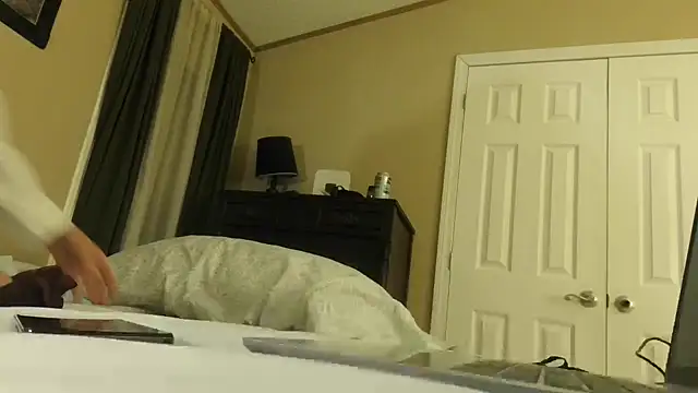 Snapshot of KatieDomme chatting on January 2025 01:31:01 AM KatieDomme online show from January 2025 01:31:01 AM