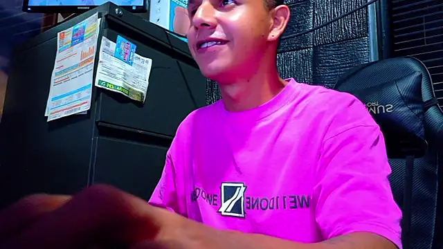 boy bigcock24cm online show from June 2026 11:43:01 PM