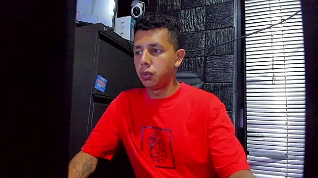 Snapshot of boy_bigcock24cm chatting on June 2026 11:33:02 PM boy bigcock24cm online show from June 2026 11:33:02 PM