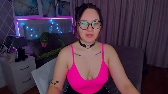 EsterLogan online show from December 2024 05:44:01 AM