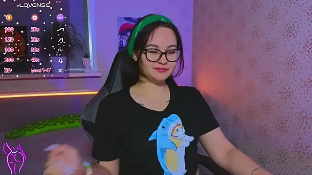 EsterLogan online show from October 2025 06:46:02 AM