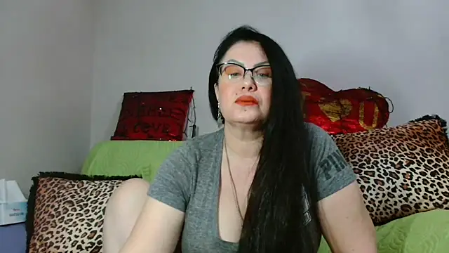 x  KHALEESI  x online show from February 2025 11:37:02 PM