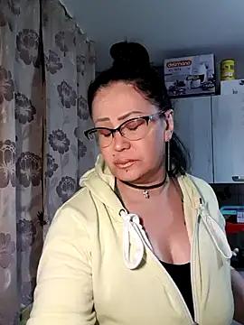 x  KHALEESI  x online show from February 2025 06:24:01 PM