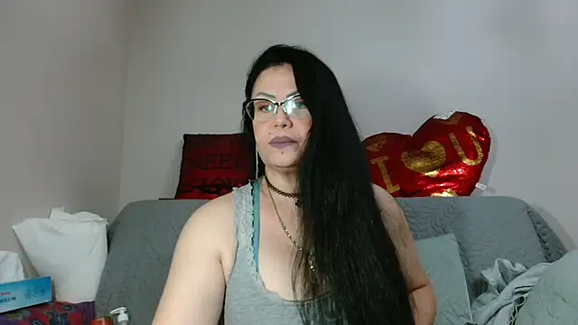 x  KHALEESI  x online show from October 2025 05:45:02 PM