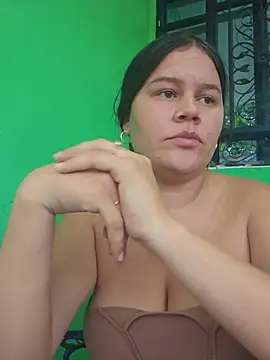 Snapshot of sweet_lucia chatting on July 2026 11:00:02 PM sweet lucia online show from July 2026 11:00:02 PM
