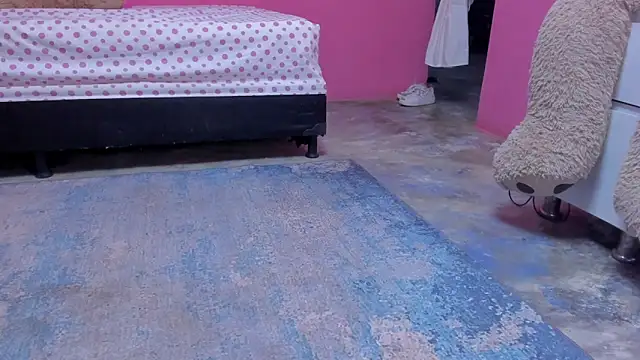 Emma lean online show from February 2025 01:22:02 PM