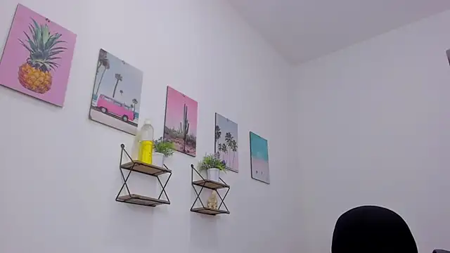 Emma lean online show from December 2025 12:03:02 PM