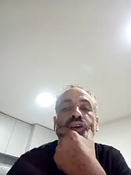 Snapshot of Gumatos chatting on April 2026 05:13:01 AM Gumatos online show from April 2026 05:13:01 AM