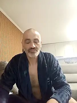 Snapshot of Gumatos chatting on April 2026 01:28:02 AM Gumatos online show from April 2026 01:28:02 AM