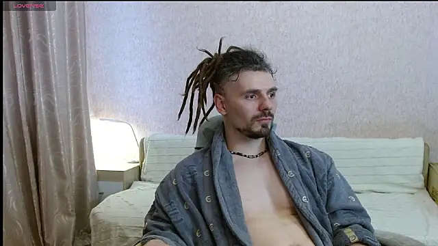 Snapshot of Aestheticguy101 chatting on March 2026 01:48:01 PM Aestheticguy101 online show from March 2026 01:48:01 PM