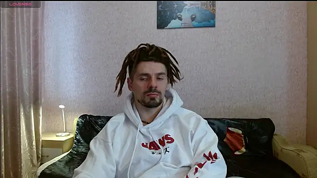 Snapshot of Aestheticguy101 chatting on April 2026 09:37:01 AM Aestheticguy101 online show from April 2026 09:37:01 AM