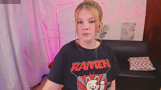 Snapshot of MillySandlerr chatting on May 2026 05:56:02 AM MillySandlerr online show from May 2026 05:56:02 AM