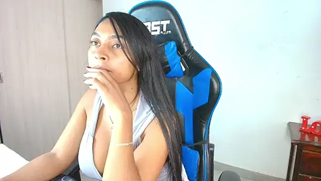 sophiax-x online show from September 2025 07:17:01 PM