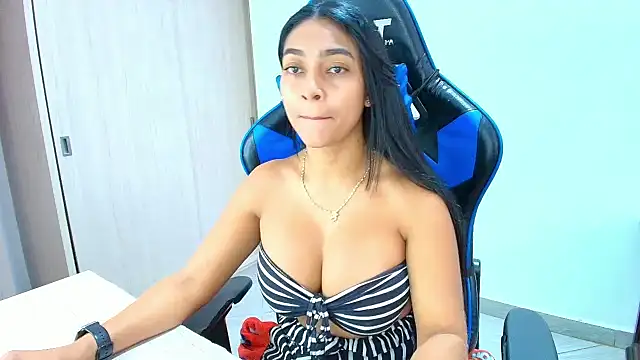 sophiax-x online show from October 2025 02:40:02 PM