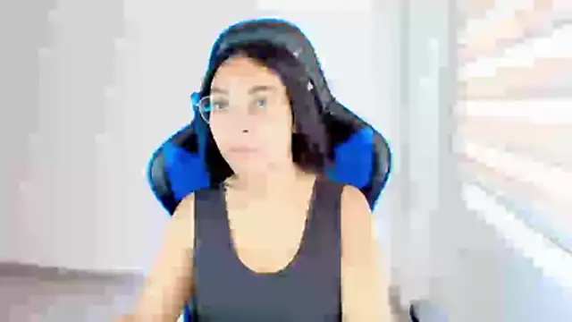 sophiax-x online show from April 2026 02:53:01 PM