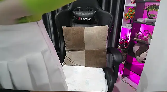 Yuki-yio online show from February 2025 01:22:01 AM