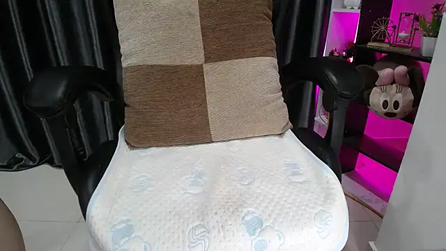 Yuki-yio online show from September 2025 01:21:01 AM