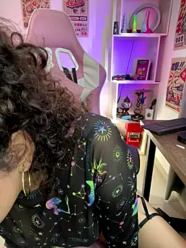 Emma Wish online show from October 2025 07:43:01 PM