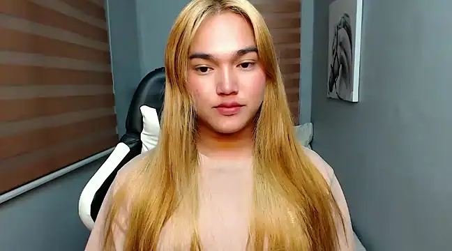 Snapshot of MoaningKylie chatting on January 2025 01:09:02 AM MoaningKylie online show from January 2025 01:09:02 AM