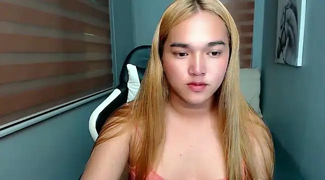 Snapshot of MoaningKylie chatting on February 2025 01:44:02 AM MoaningKylie online show from February 2025 01:44:02 AM